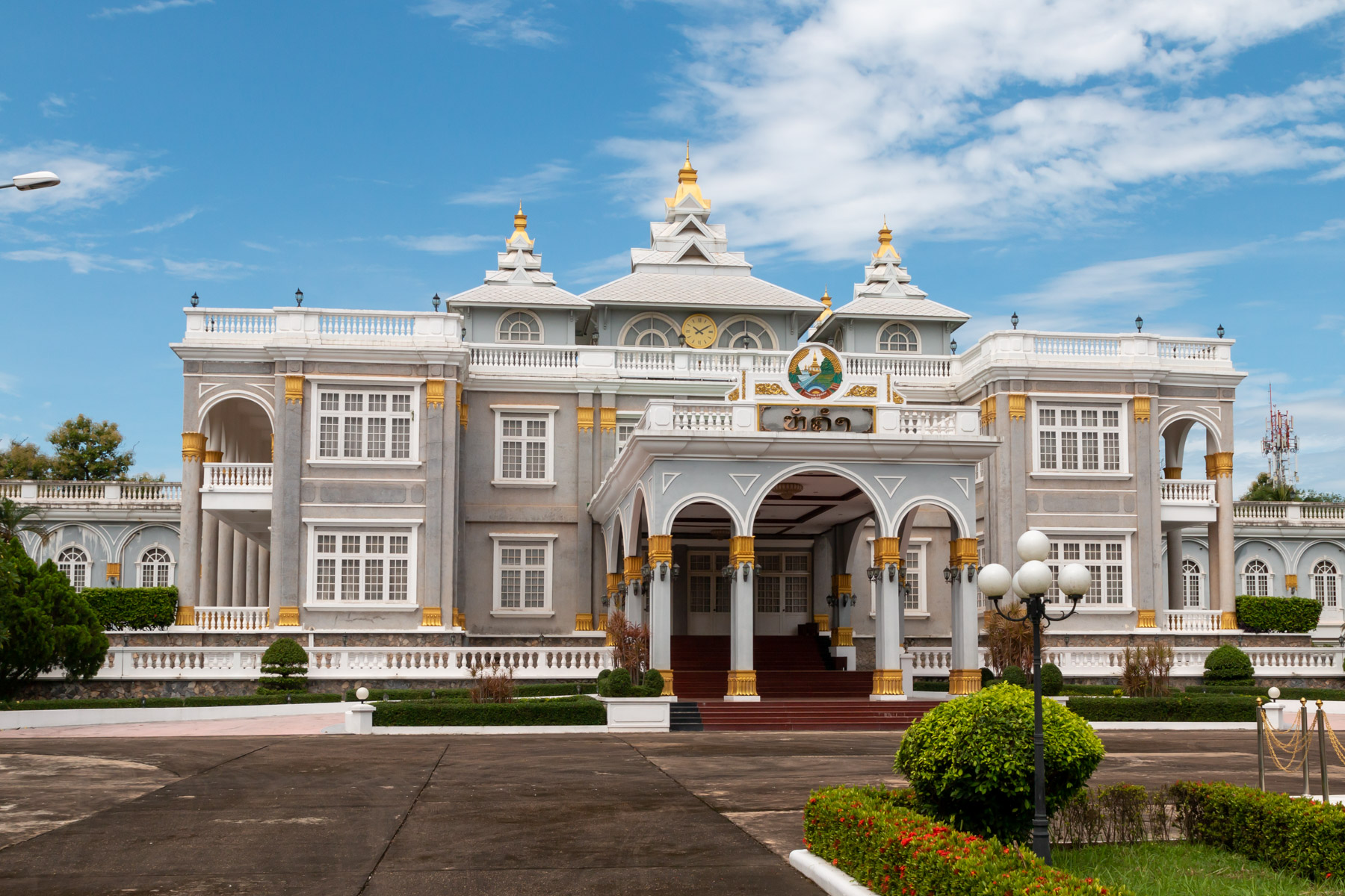 Blick auf den Präsidenten-Palast in Vientiane