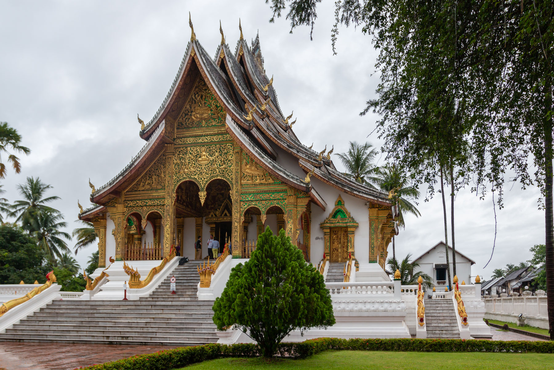 Blick auf den Hor Phra Bang im königlichen Palast